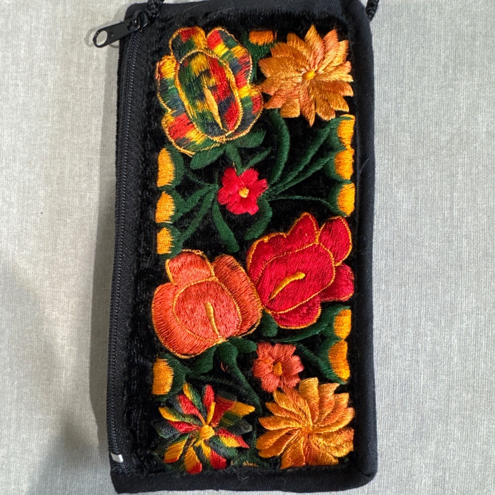Women's Unbranded glasses case wallet Black Multicolor Floral velvet embroidered - Picture 2 of 8